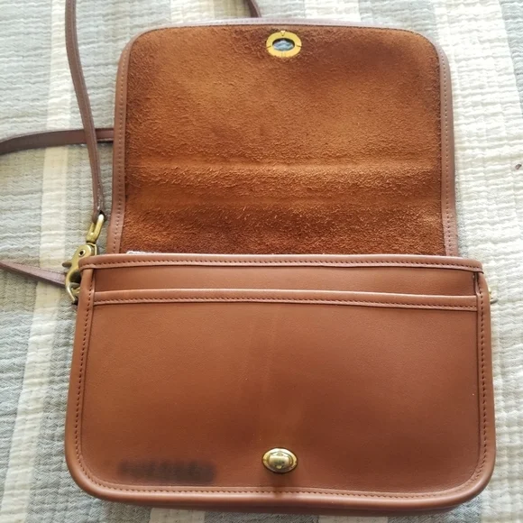 Vintage Coach | Pocket Purse #9755 - Picture 4 of 12